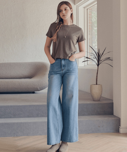 SLOWLOLLI（スローローリ）の「Daily modal crop tee_5 Colors（Tシャツ/カットソー・レディース・スカイブルー/ブラウン/アイボリー/ライトイエロー/チャコール・FREE）」の11枚目の写真
