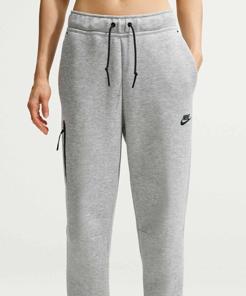 NIKE(ナイキ)の「ナイキ スポーツウェア テック フリース ウィメンズ ミッドライズ ジョガーパンツ / Nike Sportswear Tech Fleece Women's Mid-Rise Joggers HV6780-063 Dark Grey Heather(スウェットパンツ・レディース・グレー系その他・L/XS/M)」の2枚目の写真