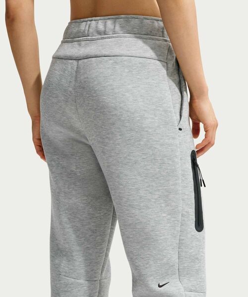 NIKE(ナイキ)の「ナイキ スポーツウェア テック フリース ウィメンズ ミッドライズ ジョガーパンツ / Nike Sportswear Tech Fleece Women's Mid-Rise Joggers HV6780-063 Dark Grey Heather(スウェットパンツ・レディース・グレー系その他・L/XS/M)」の3枚目の写真