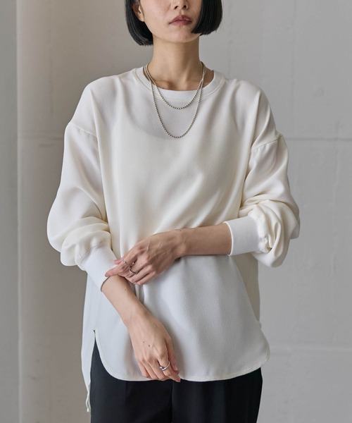 for/c(フォーシー)の「きれいめカジュアルシャツテールトップス【サスティナブル】(シャツ/ブラウス・レディース・ブラック/オフホワイト・M/L/LL)」の2枚目の写真
