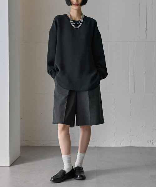 for/c(フォーシー)の「きれいめカジュアルシャツテールトップス【サスティナブル】(シャツ/ブラウス・レディース・ブラック/オフホワイト・M/L/LL)」の7枚目の写真