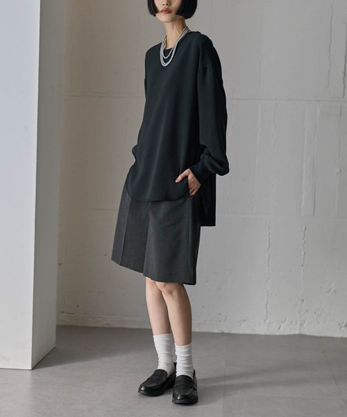 for/c(フォーシー)の「きれいめカジュアルシャツテールトップス【サスティナブル】(シャツ/ブラウス・レディース・ブラック/オフホワイト・M/L/LL)」の9枚目の写真