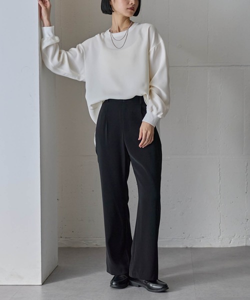 for/c(フォーシー)の「きれいめカジュアルシャツテールトップス【サスティナブル】(シャツ/ブラウス・レディース・ブラック/オフホワイト・M/L/LL)」の18枚目の写真