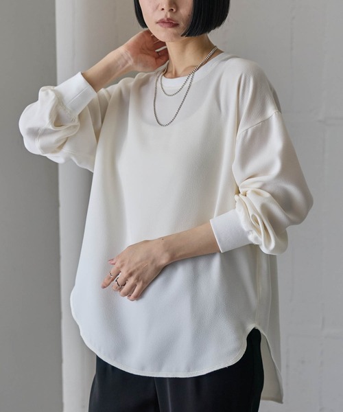 for/c(フォーシー)の「きれいめカジュアルシャツテールトップス【サスティナブル】(シャツ/ブラウス・レディース・ブラック/オフホワイト・M/L/LL)」の13枚目の写真