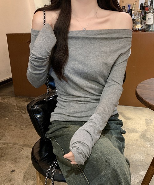 Aelina(エリナ)の「スリムフィット ハイネック インナートップス(Tシャツ/カットソー・レディース・ダークグレー/グレー・M/L)」の2枚目の写真