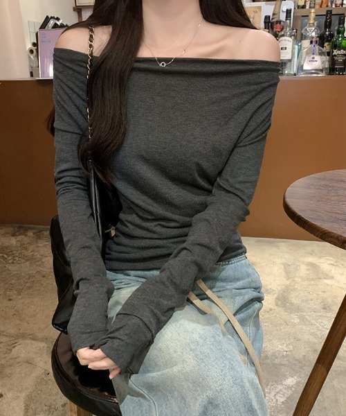 Aelina(エリナ)の「スリムフィット ハイネック インナートップス(Tシャツ/カットソー・レディース・ダークグレー/グレー・M/L)」の1枚目の写真