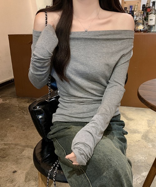 Aelina(エリナ)の「スリムフィット ハイネック インナートップス(Tシャツ/カットソー・レディース・ダークグレー/グレー・M/L)」の9枚目の写真