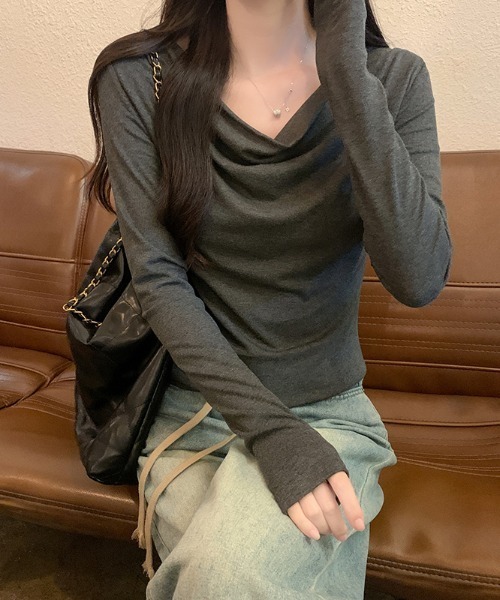 Aelina(エリナ)の「スリムフィット ハイネック インナートップス(Tシャツ/カットソー・レディース・ダークグレー/グレー・M/L)」の19枚目の写真