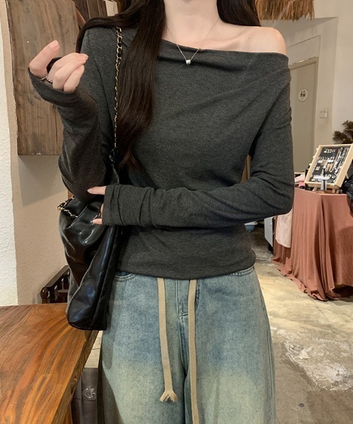 Aelina(エリナ)の「スリムフィット ハイネック インナートップス(Tシャツ/カットソー・レディース・ダークグレー/グレー・M/L)」の21枚目の写真