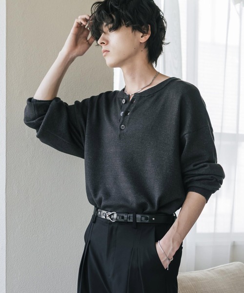 Rocky Monroe(ロッキーモンロー)の「リラックスフィット多機能ヘンリーネックニット 抗菌防臭 ストレッチ マシンウォッシャブル(ニット/セーター・メンズ・カーキ/ブラック/オフホワイト/ブラック系/グレー/ブラウン/ネイビー/チャコール・M/XL/L)」の3枚目の写真
