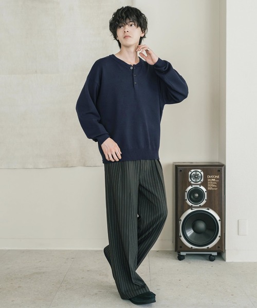 Rocky Monroe(ロッキーモンロー)の「リラックスフィット多機能ヘンリーネックニット 抗菌防臭 ストレッチ マシンウォッシャブル(ニット/セーター・メンズ・カーキ/ブラック/オフホワイト/ブラック系/グレー/ブラウン/ネイビー/チャコール・M/XL/L)」の12枚目の写真