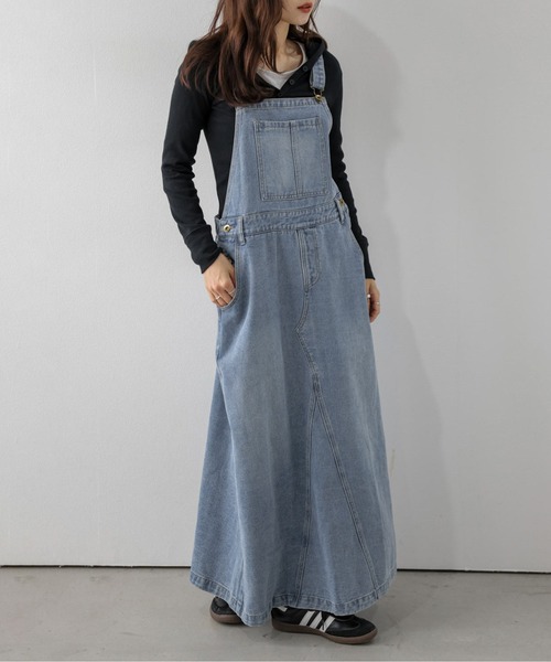 AMELY(エミリー)の「デニムジャンパースカート/ヴィンテージライク/ロング(ジャンパースカート・レディース・ブルー/ダークブルー・フリー)」の4枚目の写真