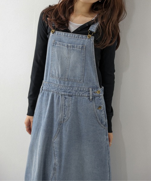 AMELY(エミリー)の「デニムジャンパースカート/ヴィンテージライク/ロング(ジャンパースカート・レディース・ブルー/ダークブルー・フリー)」の9枚目の写真