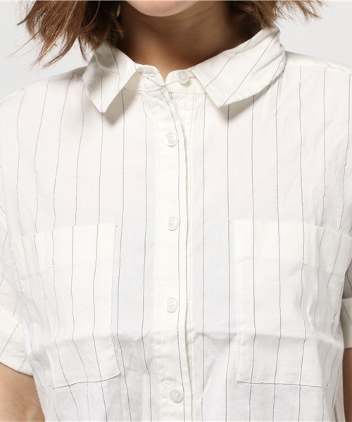 AZUL ENCANTO(アズールエンカント)の「ストライプショートスリーブシャツ(シャツ/ブラウス・レディース・ホワイト系その他/ブラック系その他・SMALL/MEDIUM)」の6枚目の写真