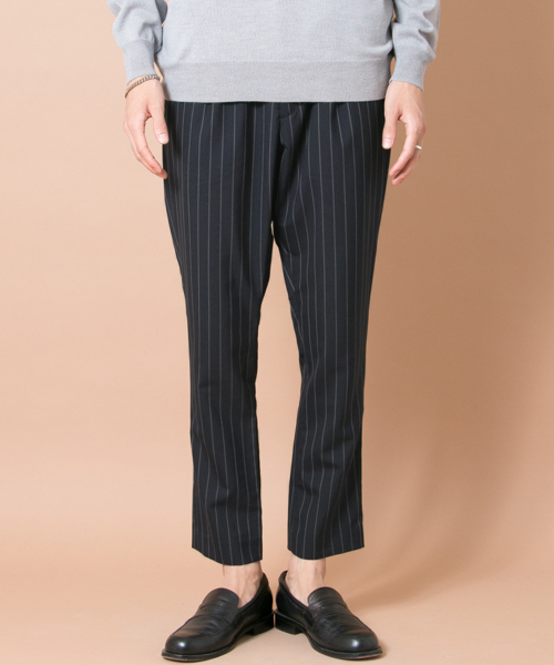 URBAN RESEARCH(アーバンリサーチ)の「UR ストライプタックテーパードパンツ(スラックス・メンズ・ネイビー/ブラウン・LARGE/MEDIUM)」の3枚目の写真