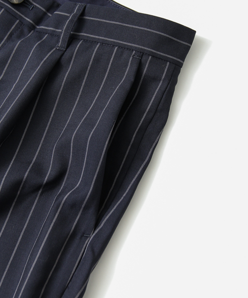 URBAN RESEARCH(アーバンリサーチ)の「UR ストライプタックテーパードパンツ(スラックス・メンズ・ネイビー/ブラウン・LARGE/MEDIUM)」の16枚目の写真