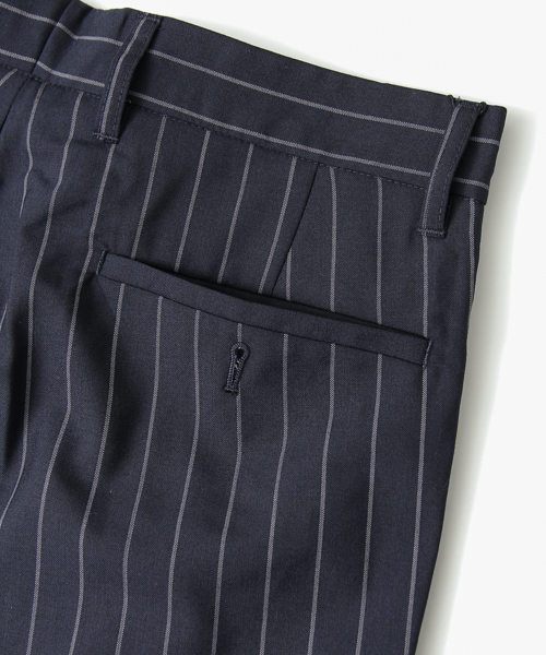 URBAN RESEARCH(アーバンリサーチ)の「UR ストライプタックテーパードパンツ(スラックス・メンズ・ネイビー/ブラウン・LARGE/MEDIUM)」の10枚目の写真