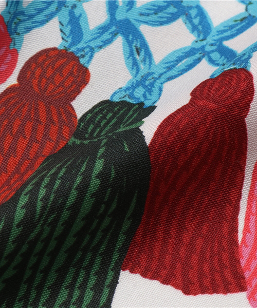 NATURAL BEAUTY BASIC（ナチュラルビューティーベーシック）の「【and GIRL6月号掲載】タッセルバイカラースカーフ（ストール/ショール・レディース・ベージュ/ホワイト・ﾌﾘ-）」の4枚目の写真