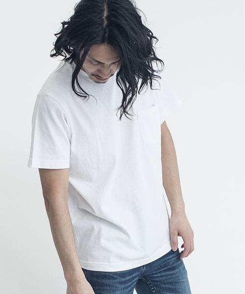 NO ID.(ノーアイディ)の「mt4461-C天竺C-N-T Tシャツ(Tシャツ/カットソー・メンズ・ホワイト/グリーン/ブルー/ネイビー/イエロー/ピンク・1/2)」の2枚目の写真