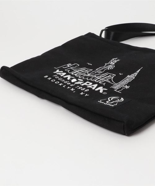 YAKPAK（ヤックパック）の「WEB限定 YAKPAK 刺繍サコッシュ（ショルダーバッグ・メンズ・オフホワイト/ブラック/ホワイト/ダークグレー・FREE）」の7枚目の写真