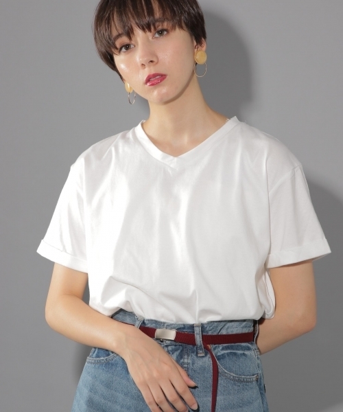 PAGEBOY(ページボーイ)の「VネックユルTシャツ(Tシャツ/カットソー・レディース・ブラック/オフホワイト/スモークグレー/ホワイト系その他・FREE)」の2枚目の写真