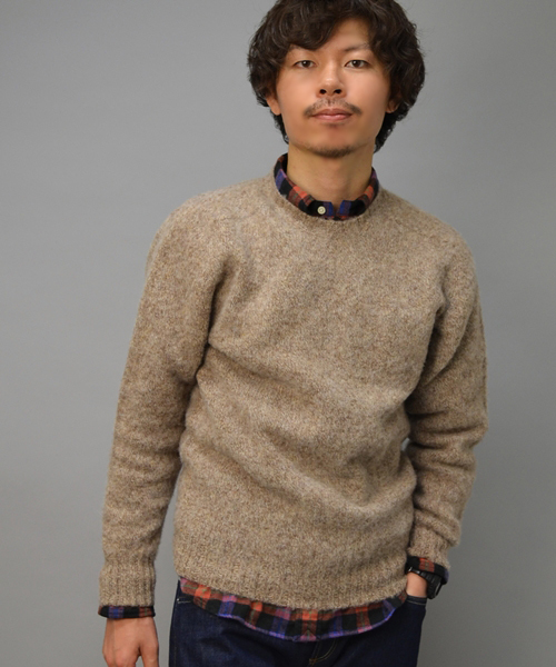 SHIPS（シップス）の「SA: スコットランド製　シャギードッグ クルーネックニット（ニット/セーター・メンズ・ピンク/ワイン/ネイビー/グレー/キャメル/オレンジ/グリーン/ブルー・SMALL/LARGE/MEDIUM/X-LARGE）」の6枚目の写真