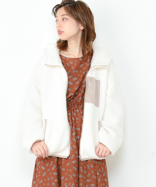 natural couture(ナチュラルクチュール)の「ボアフードブルゾン(ブルゾン・レディース・アイボリー/ブラック/ピンク/レッド・FREE)」の7枚目の写真