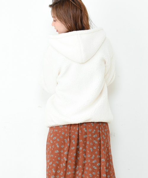 natural couture(ナチュラルクチュール)の「ボアフードブルゾン(ブルゾン・レディース・アイボリー/ブラック/ピンク/レッド・FREE)」の8枚目の写真