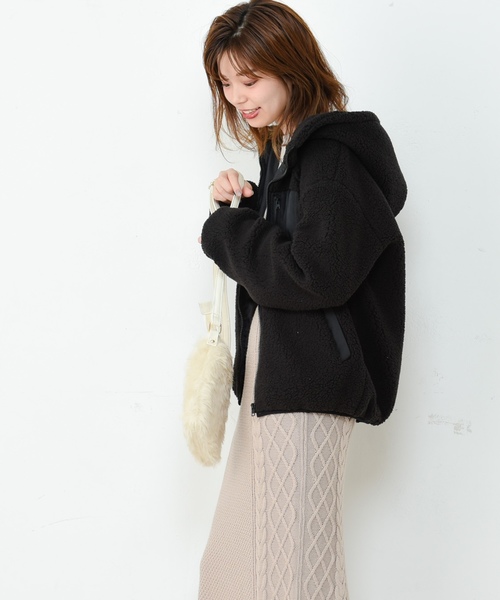 natural couture(ナチュラルクチュール)の「ボアフードブルゾン(ブルゾン・レディース・アイボリー/ブラック/ピンク/レッド・FREE)」の10枚目の写真