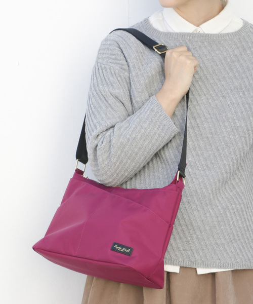 Legato Largo（レガートラルゴ）の「【Legato Largo】レガートラルゴ 撥水ポリキャンバス10ポケショルダーバッグ（ショルダーバッグ・レディース・グレー/ブラック/ワインレッド/マスタード/ダークブルー・FREE）」の5枚目の写真