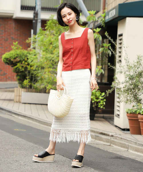 LOWRYS FARM（ローリーズファーム）の「Ｌ／Ｒスクエアノースリーブ　836516（シャツ/ブラウス・レディース・ブラック/ベージュ/オフホワイト/ブラウン・FREE）」の18枚目の写真