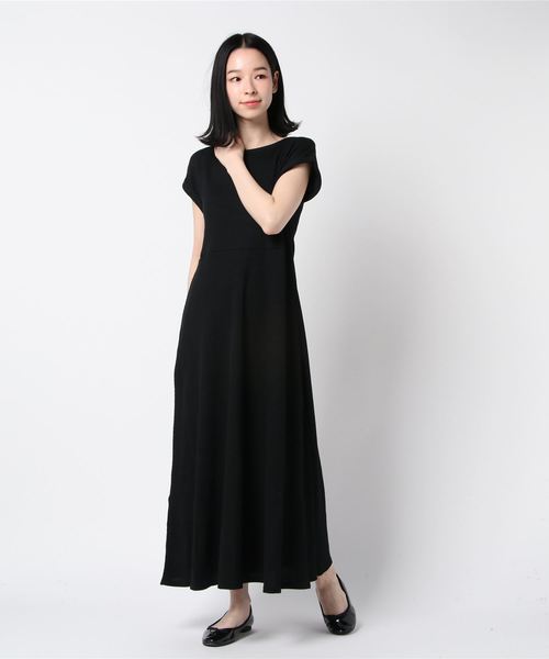 TRUDEA(トルディア)の「ワッフルフレアワンピース(ワンピース・レディース・チャコールグレー/ブラック/ネイビー/アイボリー/モカ・MEDIUM)」の9枚目の写真