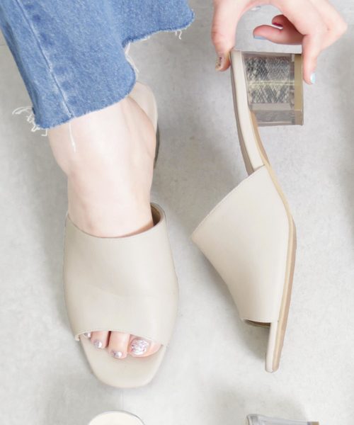 KOBE LETTUCE(コウベレタス)の「クリアヒールサンダル(サンダル・レディース・アイボリー/ブラウン系その他/ブラック・LL/S/M/L)」の1枚目の写真