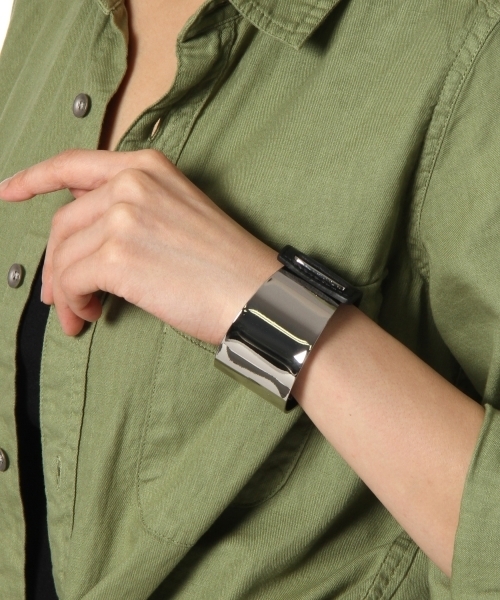 BEAUTY&YOUTH UNITED ARROWS（ビューティーアンドユースユナイテッドアローズ）の「BYMCU メタルプレートレザーブレスレット◆（ブレスレット・レディース・ブラック/ブラウン・フリー）」の6枚目の写真