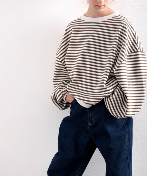 classicalelf(クラシカルエルフ)の「キッズ ゆったりルーズシルエット バルーンスリーブボーダー柄or無地トレーナー(長袖)(スウェット・キッズ・ベージュ/ブラック系その他/ブラウン系その他/アイボリー・130/140/150)」の13枚目の写真