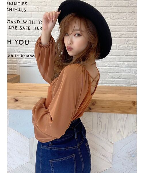 RESEXXY（リゼクシー）の「バックオープントップス（Tシャツ/カットソー・レディース・ブラック/ブラウン/ワイン・FREE）」の14枚目の写真