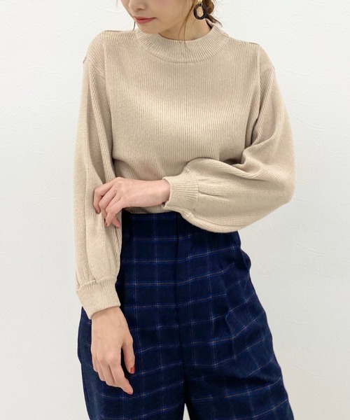 archives（アルシーヴ）の「袖ボリュームラメニットプルオーバー（ニット/セーター・レディース・シルバーグレー/ベージュ/グリーン/ブラウン/ブルー・MEDIUM）」の3枚目の写真