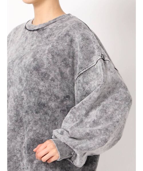 EMODA（エモダ）の「SHADINGバルキートップ（スウェット・レディース・ブラック/ベージュ/ピンク/ブルー・FREE）」の18枚目の写真