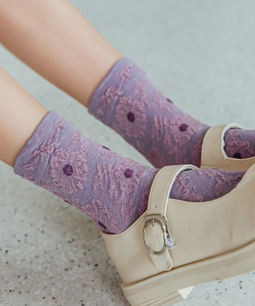 c.u.l（シーユーエル）の「【c.u.l】総柄レトロフラワー 花柄ミドル丈ソックス cula131（ソックス/靴下・レディース・ホワイト/ブラック/ブラウン/ベージュ/モカ/アイボリー/イエロー/グレー/ブラック系その他/ネイビー/イエロー系その他/イエロー系その他2/オレンジ/ブルー/ライトブラウン/ブラック系その他2/ホワイト系その他/パープル/グリーン・FREE）」の15枚目の写真