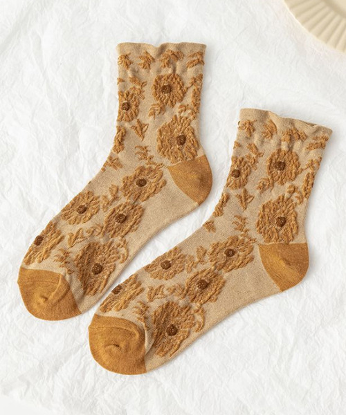 c.u.l（シーユーエル）の「【c.u.l】総柄レトロフラワー 花柄ミドル丈ソックス cula131（ソックス/靴下・レディース・ホワイト/ブラック/ブラウン/ベージュ/モカ/アイボリー/イエロー/グレー/ブラック系その他/ネイビー/イエロー系その他/イエロー系その他2/オレンジ/ブルー/ライトブラウン/ブラック系その他2/ホワイト系その他/パープル/グリーン・FREE）」の10枚目の写真