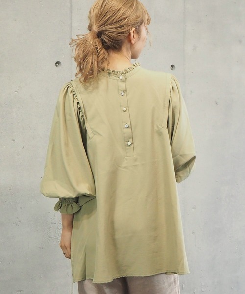 tiptop(ティップトップ)の「キラキラボタンフリルネック2wayブラウス(シャツ/ブラウス・レディース・グリーン/A/B/ブルー/ブラック/オフホワイト・FREE)」の13枚目の写真