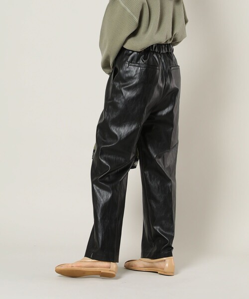 FREAK'S STORE（フリークスストア）の「フェイクレザーロングパンツ（スラックス・レディース・ブラック/ベージュ/ブラウン・SMALL/MEDIUM）」の6枚目の写真