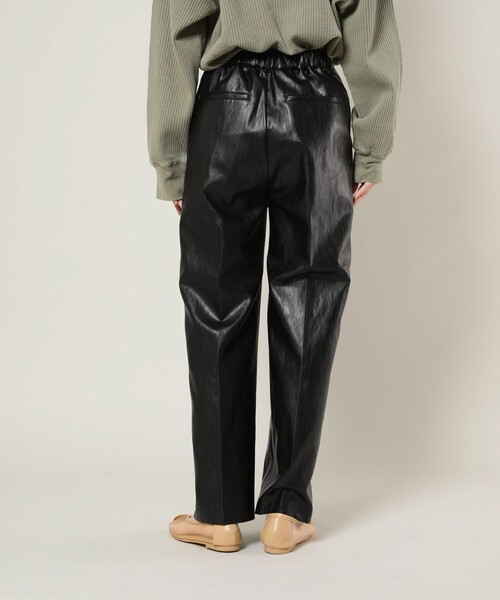 FREAK'S STORE（フリークスストア）の「フェイクレザーロングパンツ（スラックス・レディース・ブラック/ベージュ/ブラウン・SMALL/MEDIUM）」の13枚目の写真