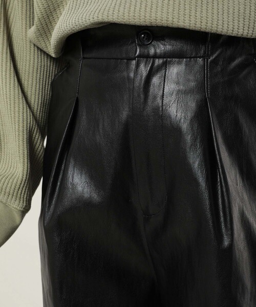 FREAK'S STORE（フリークスストア）の「フェイクレザーロングパンツ（スラックス・レディース・ブラック/ベージュ/ブラウン・SMALL/MEDIUM）」の15枚目の写真