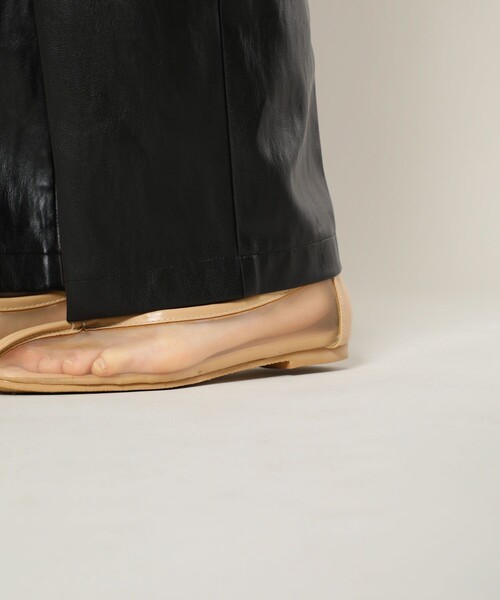 FREAK'S STORE（フリークスストア）の「フェイクレザーロングパンツ（スラックス・レディース・ブラック/ベージュ/ブラウン・SMALL/MEDIUM）」の17枚目の写真