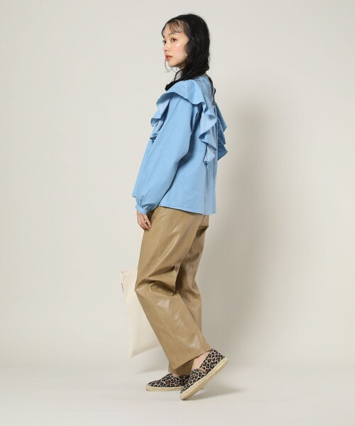 FREAK'S STORE（フリークスストア）の「フェイクレザーロングパンツ（スラックス・レディース・ブラック/ベージュ/ブラウン・SMALL/MEDIUM）」の19枚目の写真