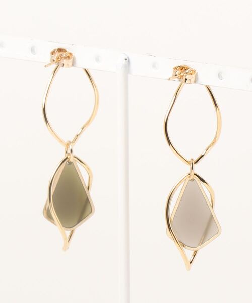 prose verse（プロズヴェール）の「ひし形メタル×クリアピアス（ピアス（両耳用）・レディース・アイボリー/グレー/イエロー・ﾌﾘ-）」の4枚目の写真