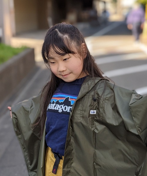 Lee（リー）の「Lee/リー　キッズ　レインポンチョ（レインコート/ポンチョ・キッズ・カーキ/ピンク/サックスブルー/オレンジ・SMALL）」の10枚目の写真