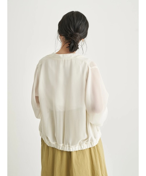 earth music&ecology（アースミュージックアンドエコロジー）の「シアーブルゾン ＊（ブルゾン・レディース・ブラック/オフホワイト/ピンクベージュ・FREE）」の9枚目の写真