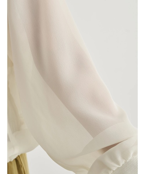 earth music&ecology（アースミュージックアンドエコロジー）の「シアーブルゾン ＊（ブルゾン・レディース・ブラック/オフホワイト/ピンクベージュ・FREE）」の4枚目の写真